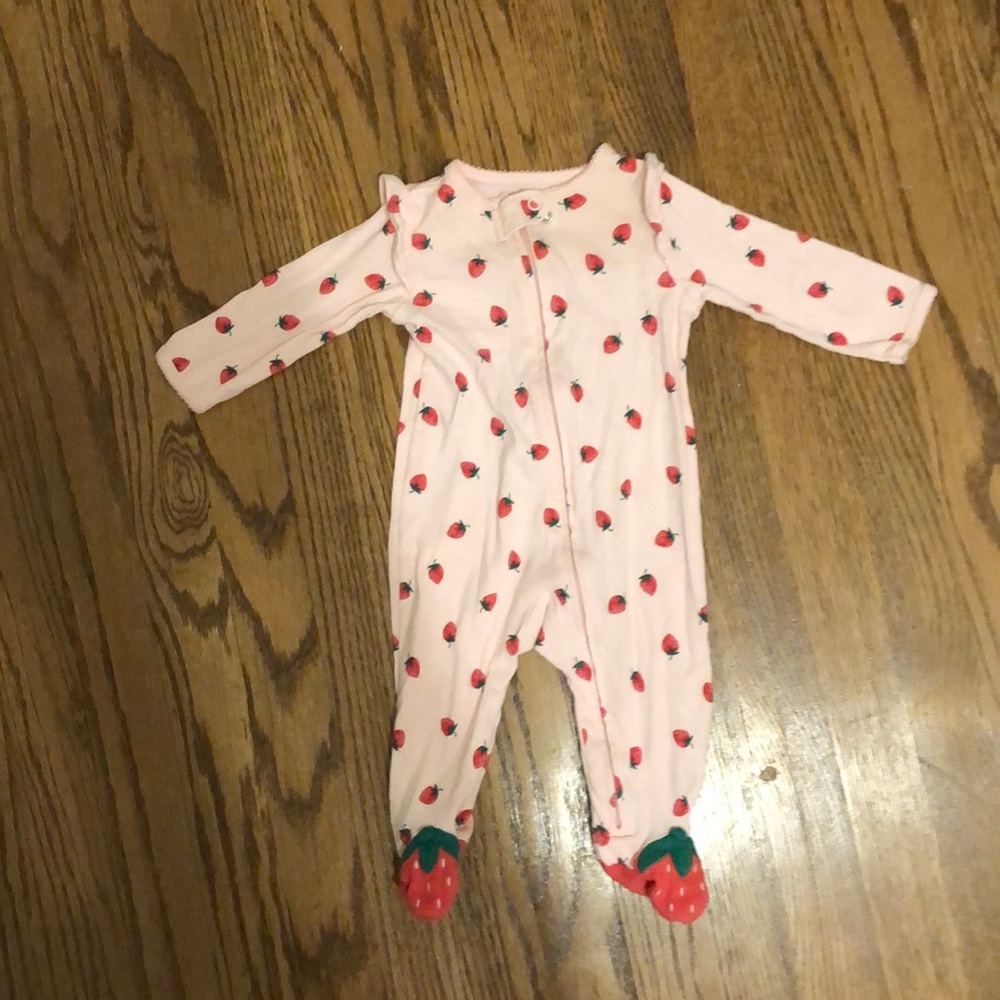 Carter’s Strawberry Footies